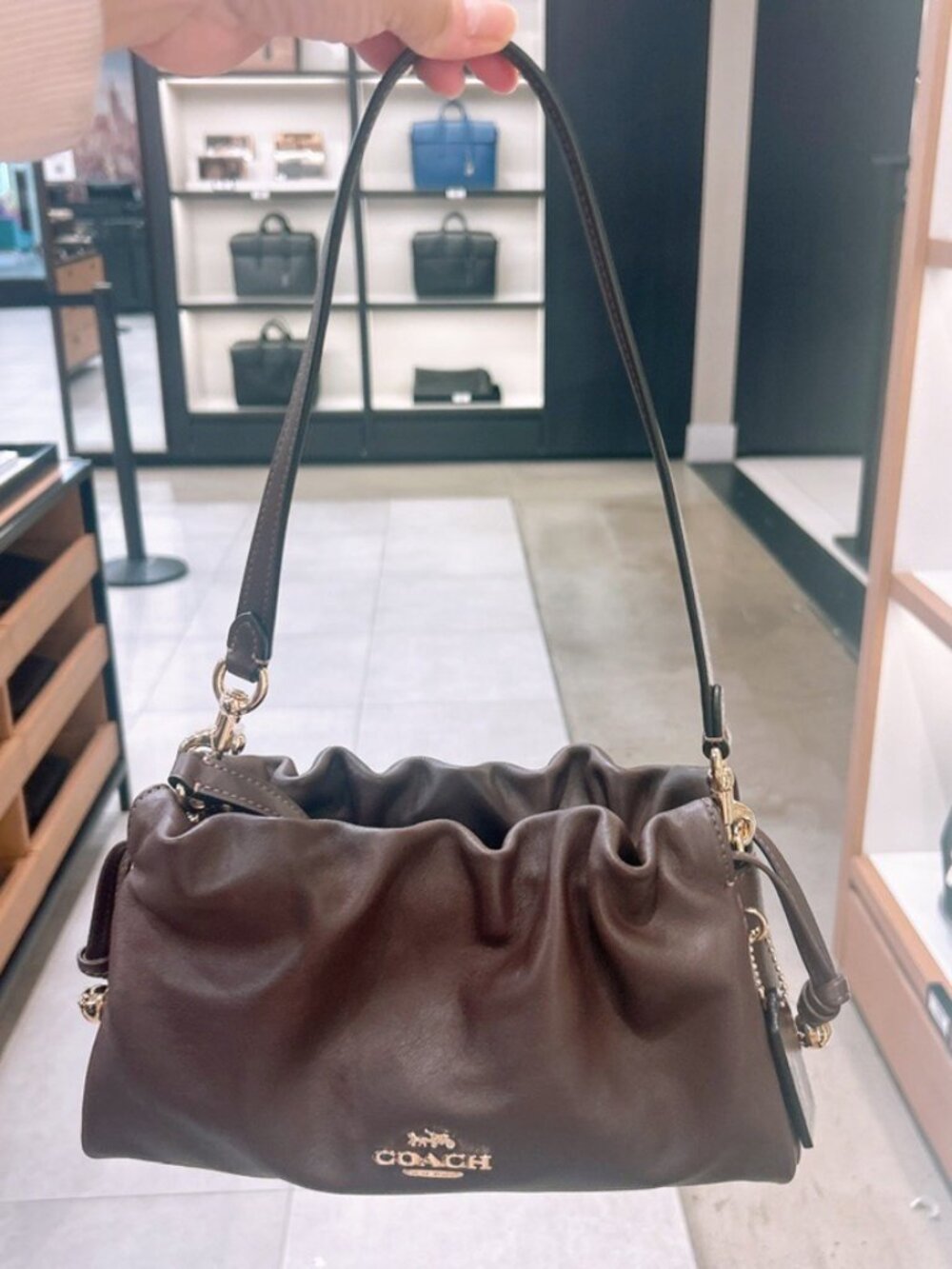 NWT Coach Faye Shoulder Bag CV529 Gold/Maple